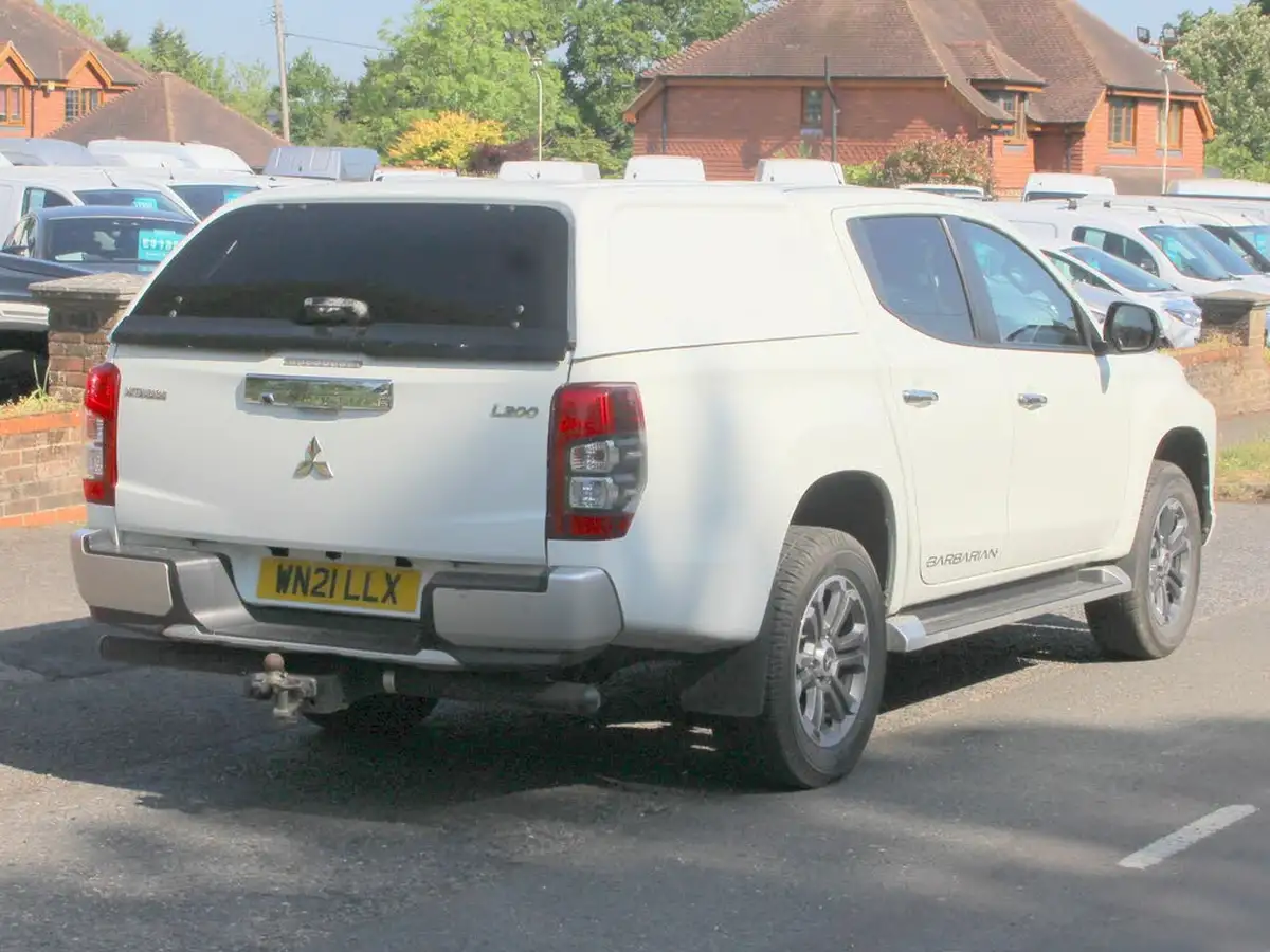 2021-mitsubishi-l200-22di-d-barbarian-big-13
