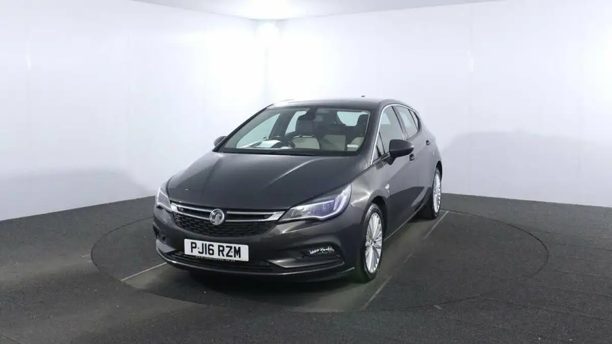 2016-vauxhall-astra-16cdti-elite-nav-136ps-ss-hatchback-big-2