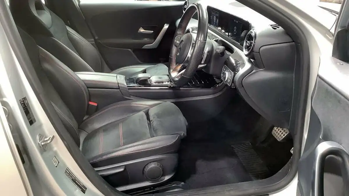 2019-mercedes-benz-a-class-20-a220-amg-line-ss-hatchback-5d-big-6