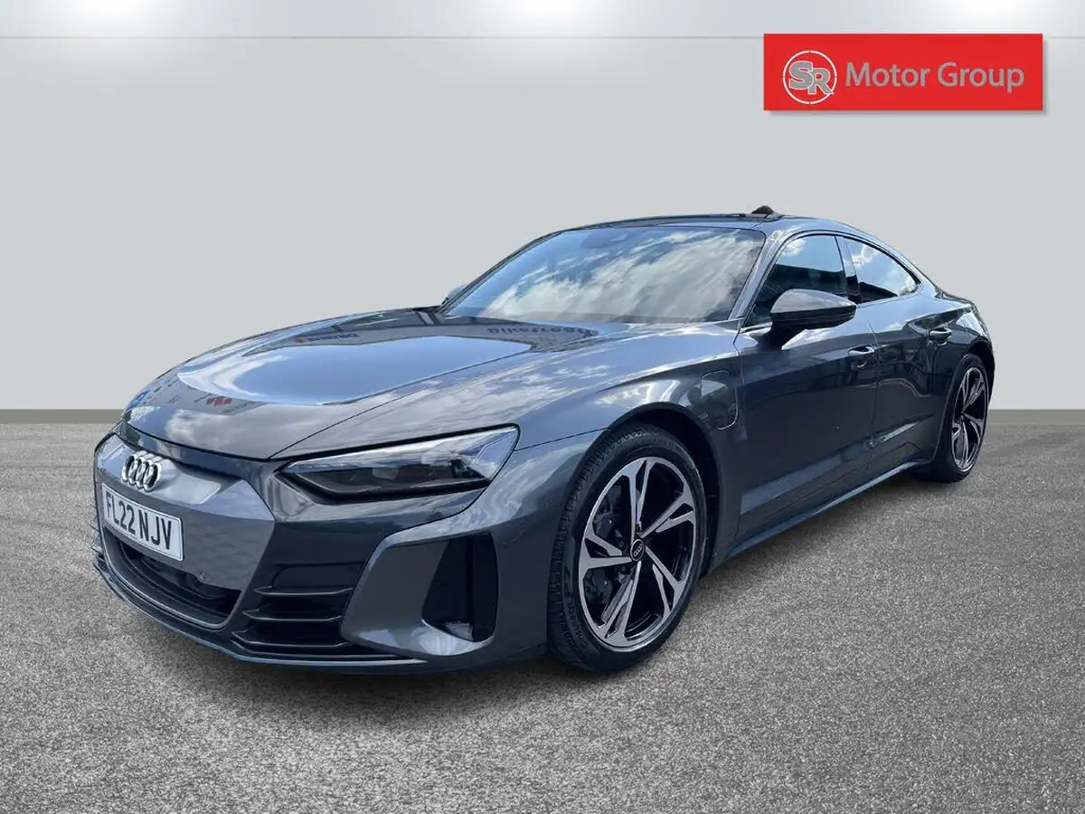 2022-audi-e-tron-gt-e-big-14