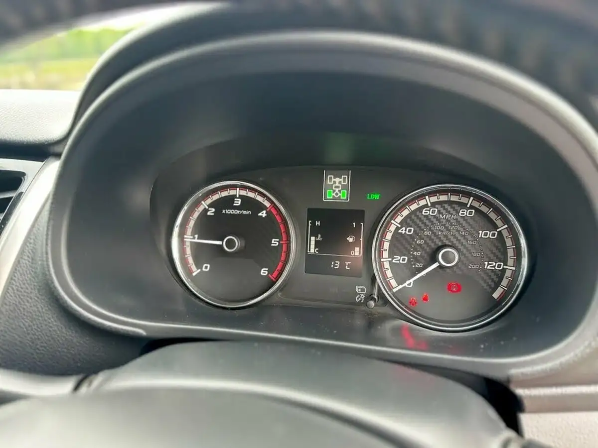 2017-mitsubishi-l200-24di-d-barbarian-178bhp-eu6-big-30