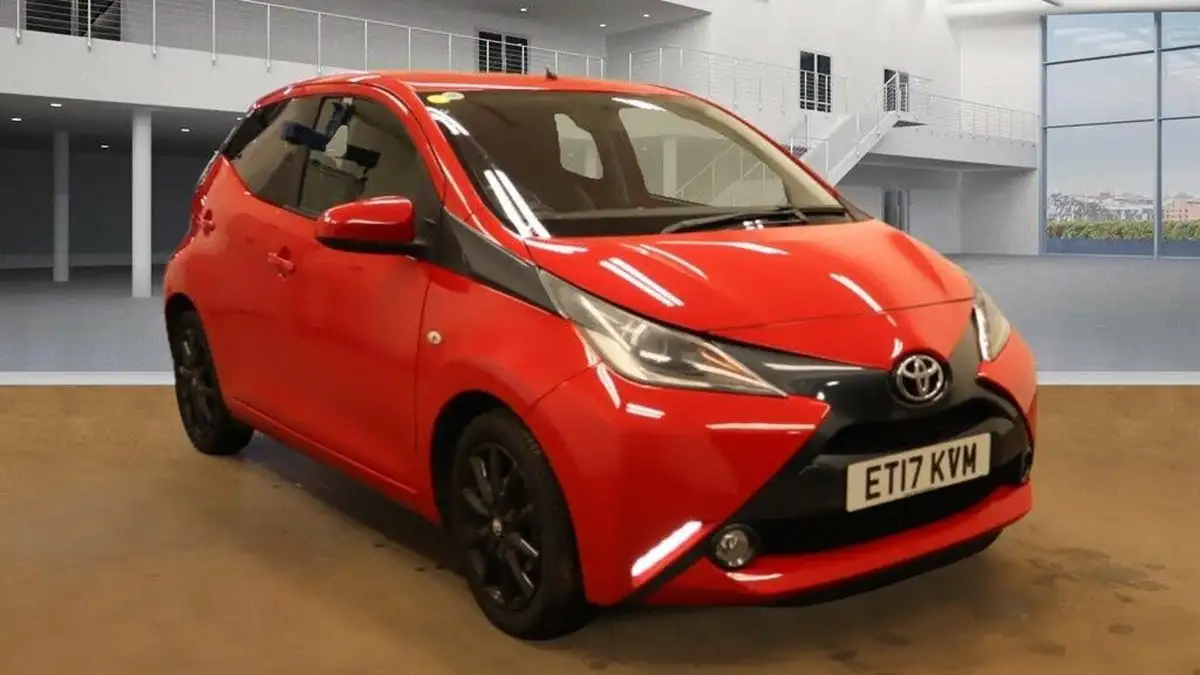 2017-toyota-aygo-10-vvt-i-x-style-71bhp-x-shift-big-4