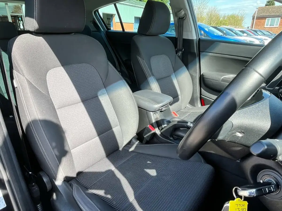 2021-kia-sportage-16-gdi-2-big-59