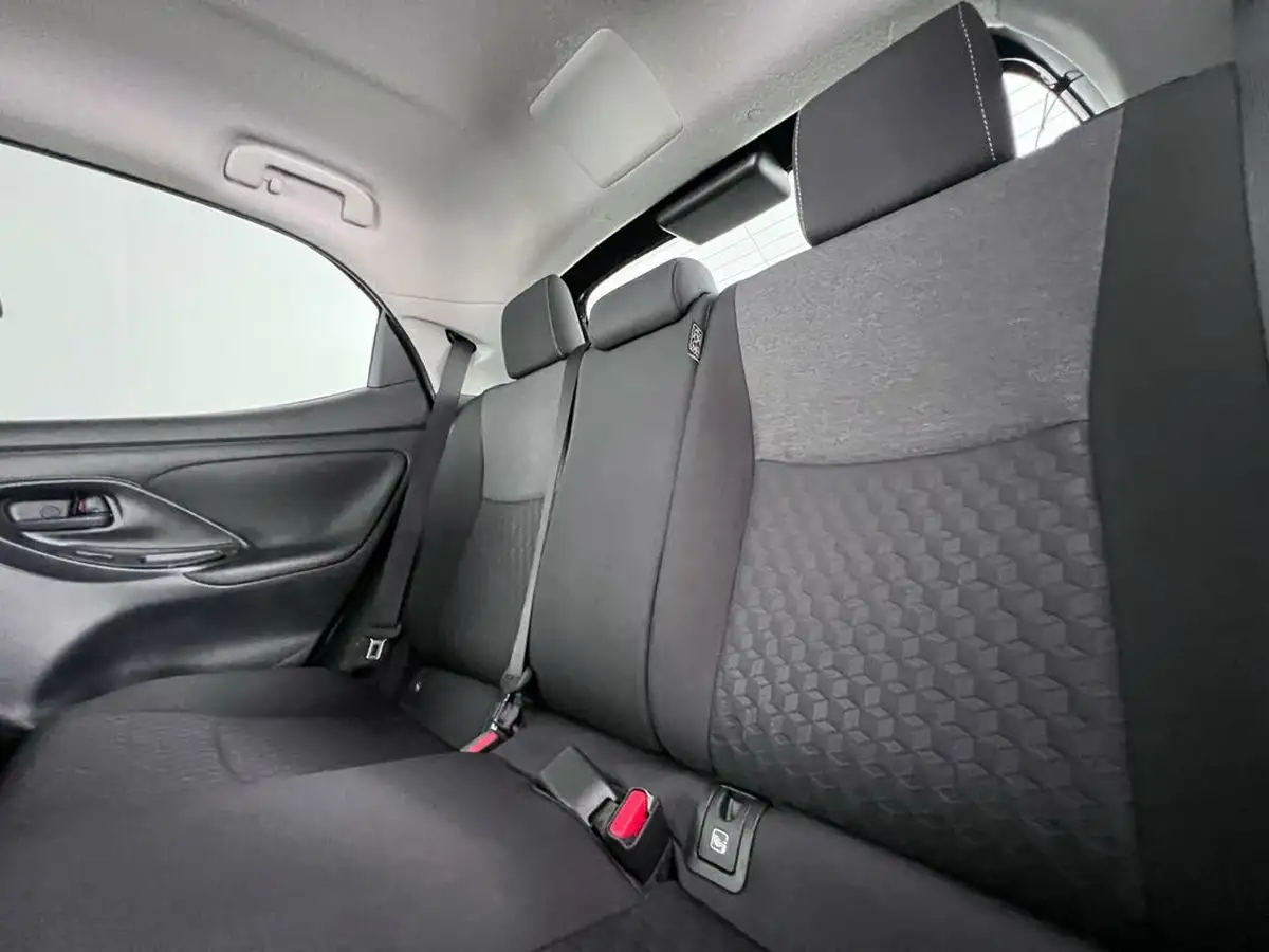 2022-toyota-yaris-15-vvt-i-design-big-15