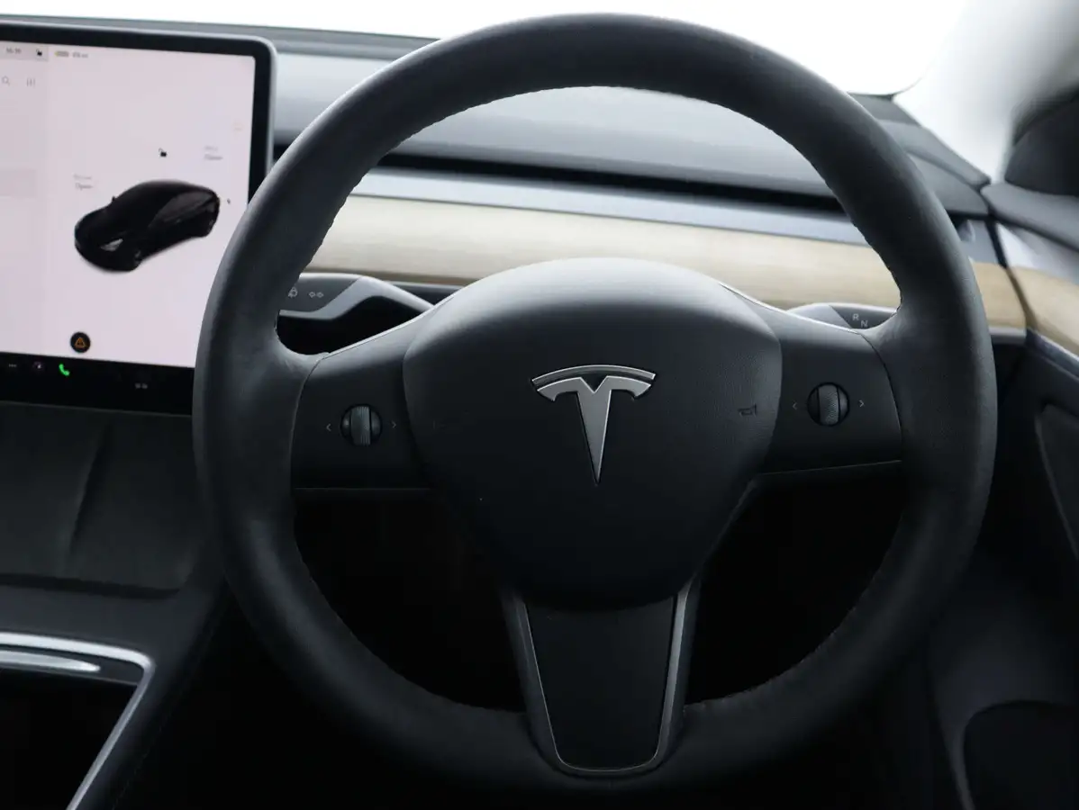 2022-tesla-model-3-e-long-range-big-14