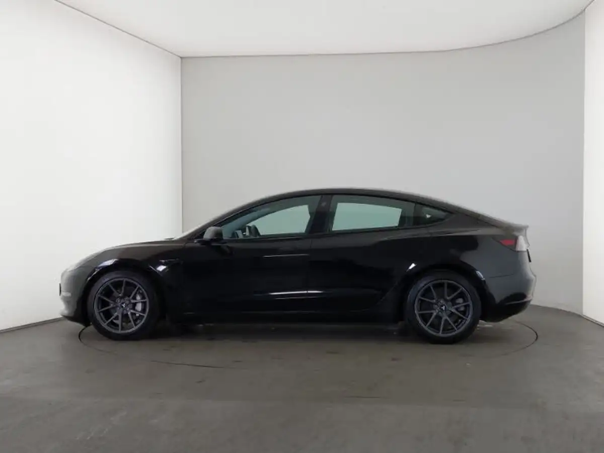 2021-tesla-model-3-e-long-range-4x4-big-3