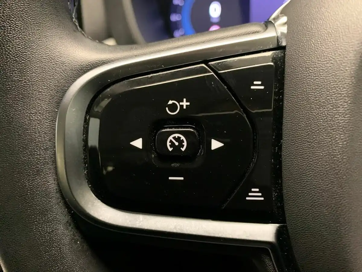 2023-volvo-xc60-20-b5-plus-big-26