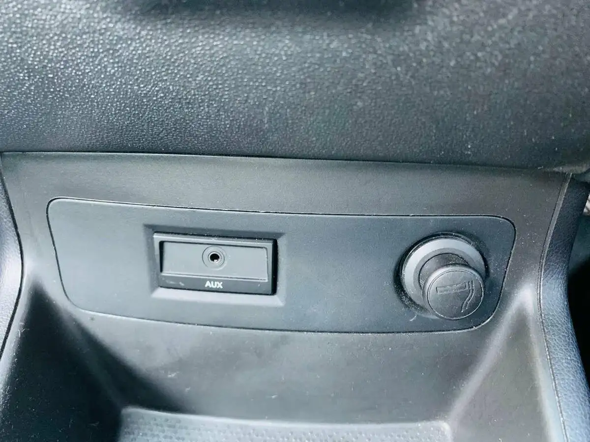 2012-hyundai-i20-12-classic-5d-big-19