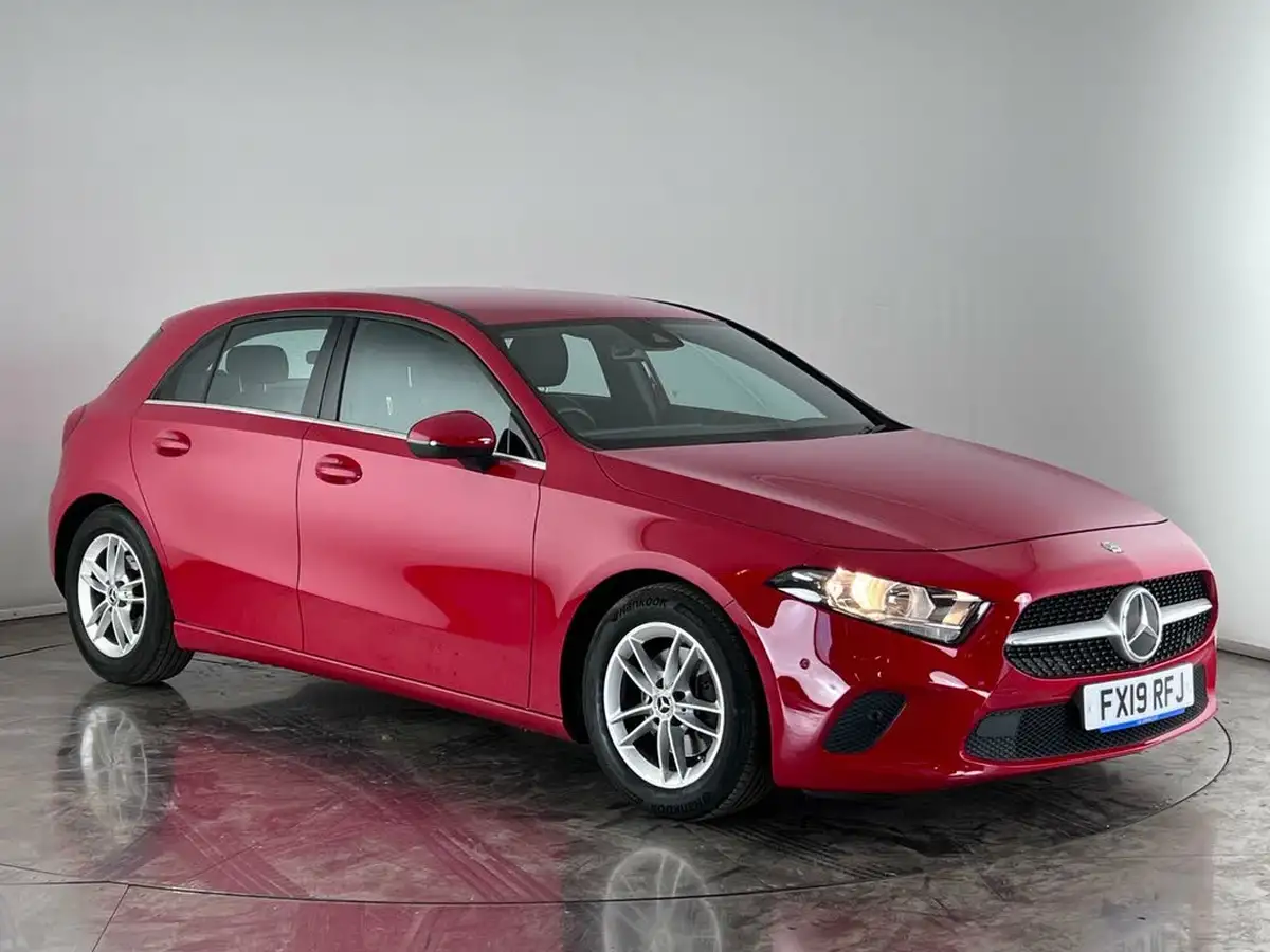 2019-mercedes-benz-a-class-13-a180-se-executive-7g-dct-big-0