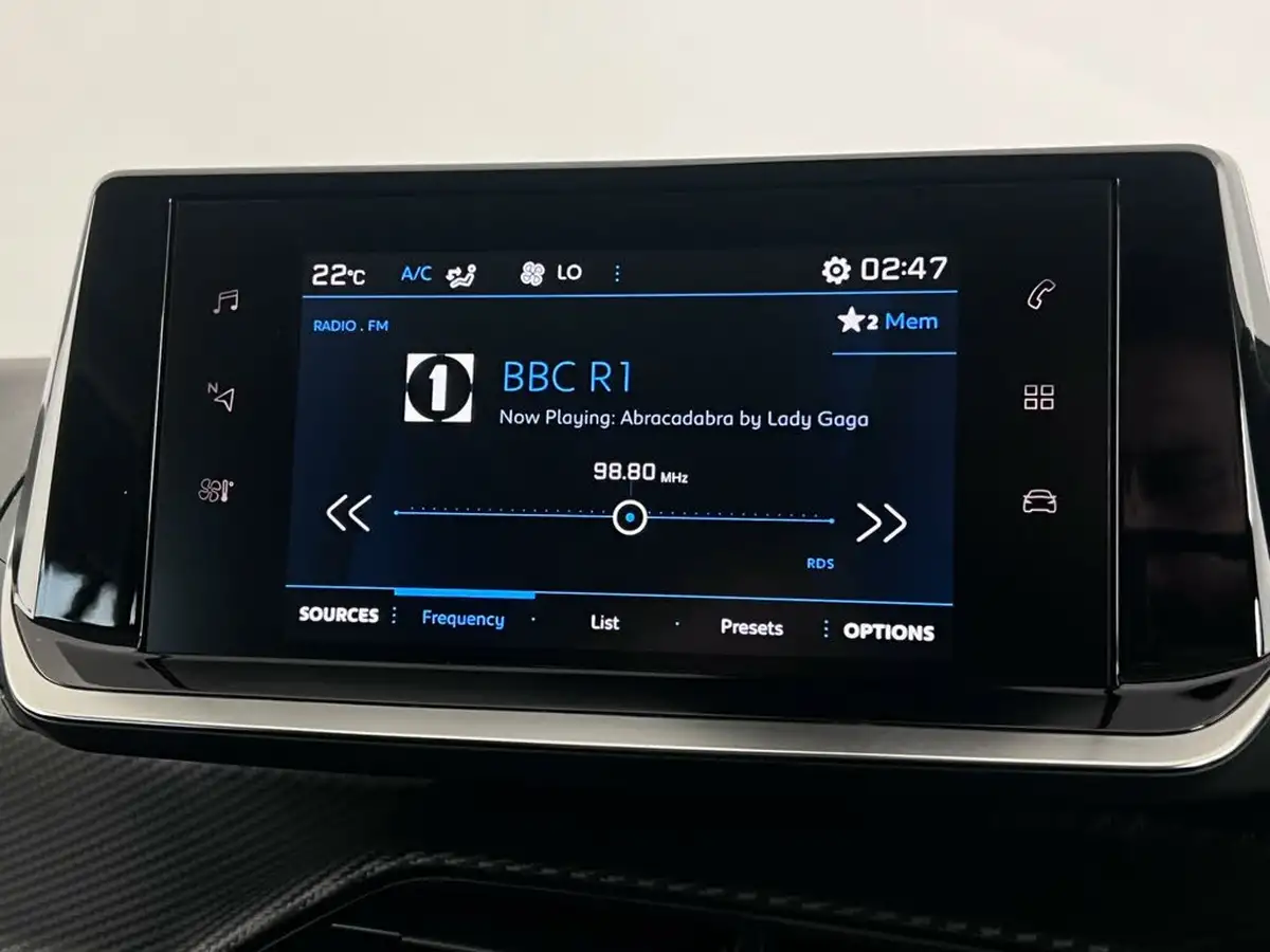 2022-peugeot-2008-suv-12-puretech-allure-premium-130bhp-eat8-big-30