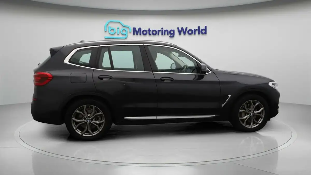 2021-bmw-x3-20-xdrive-30e-xline-big-8