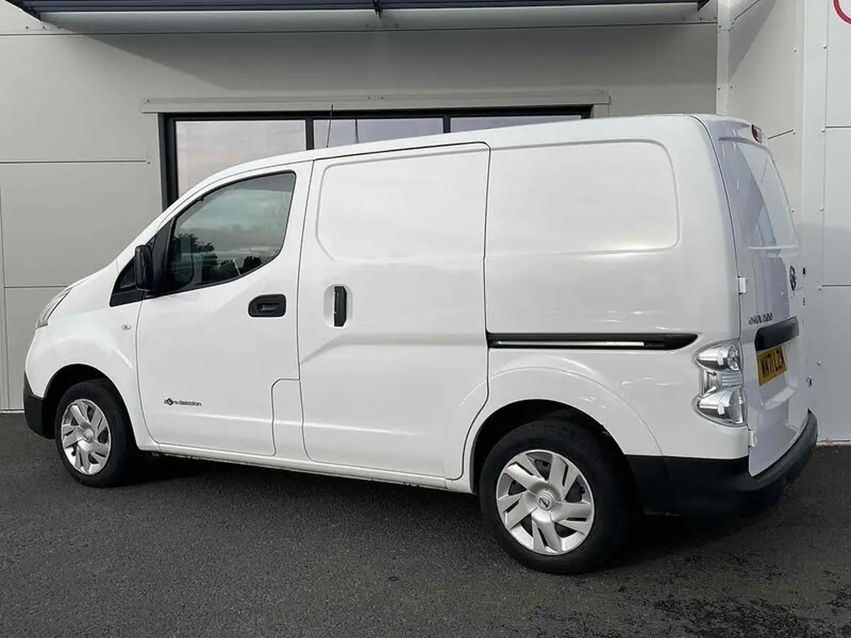 2021-nissan-env200-e-visia-panel-van-auto-big-16