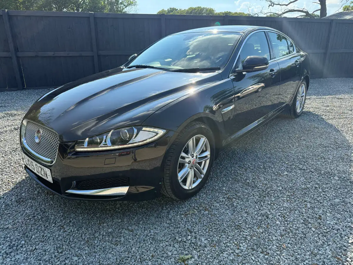 2015-jaguar-xf-22td-luxury-163ps-saloon-4d-big-16
