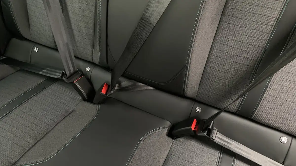 2023-peugeot-208-12-puretech-allure-premium-130ps-eat8-big-34