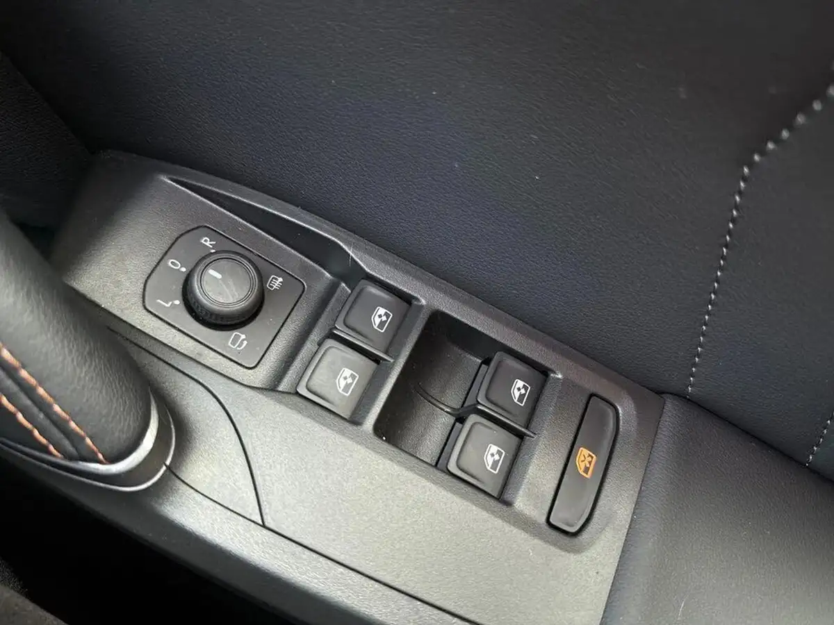 2024-cupra-leon-nf-15-etsi-v1-estate-big-17