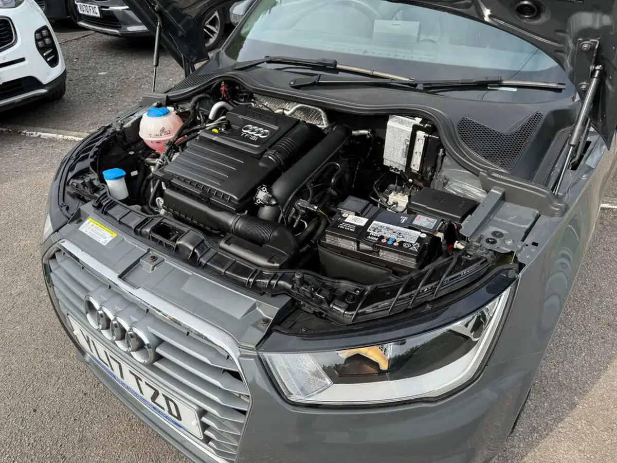 2017-audi-a1-14-tfsi-sportback-5d-big-9