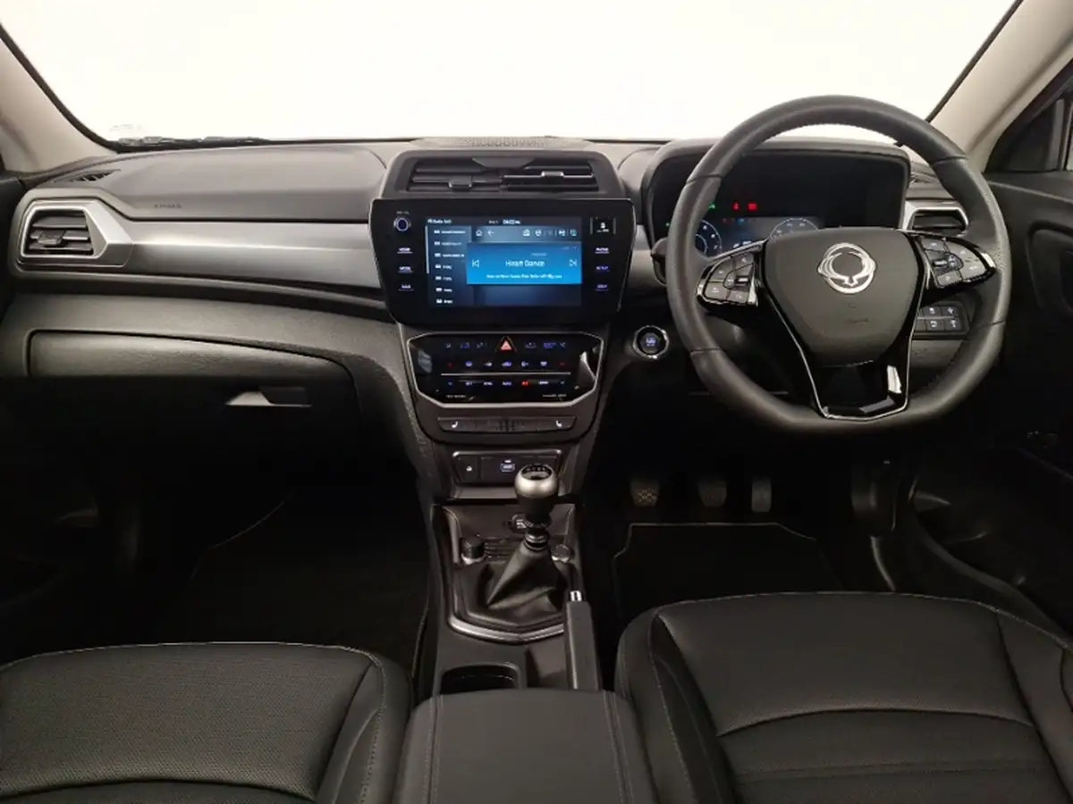 2024-kgm-ssangyong-tivoli-15-k40-big-2