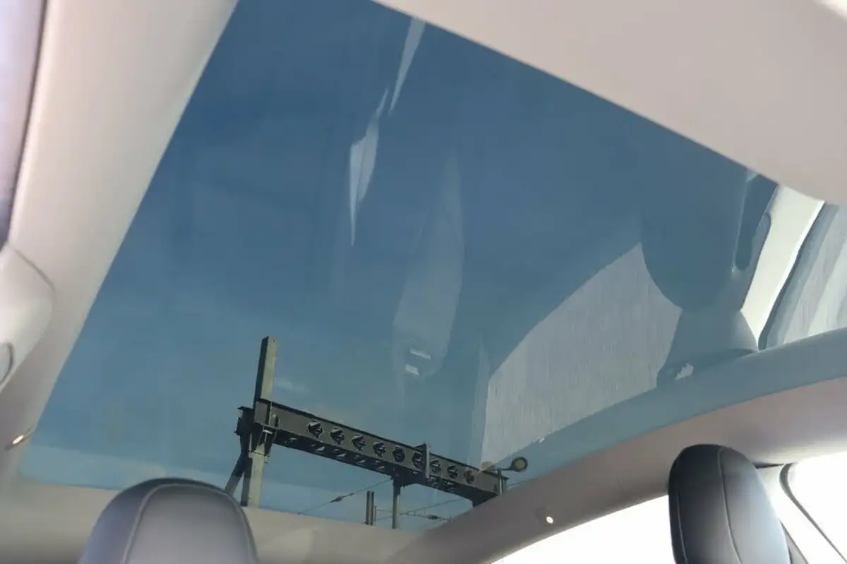 2022-tesla-model-y-e-long-range-big-1