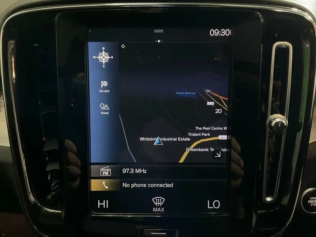 2019-volvo-xc40-20-t4-momentum-awd-big-33