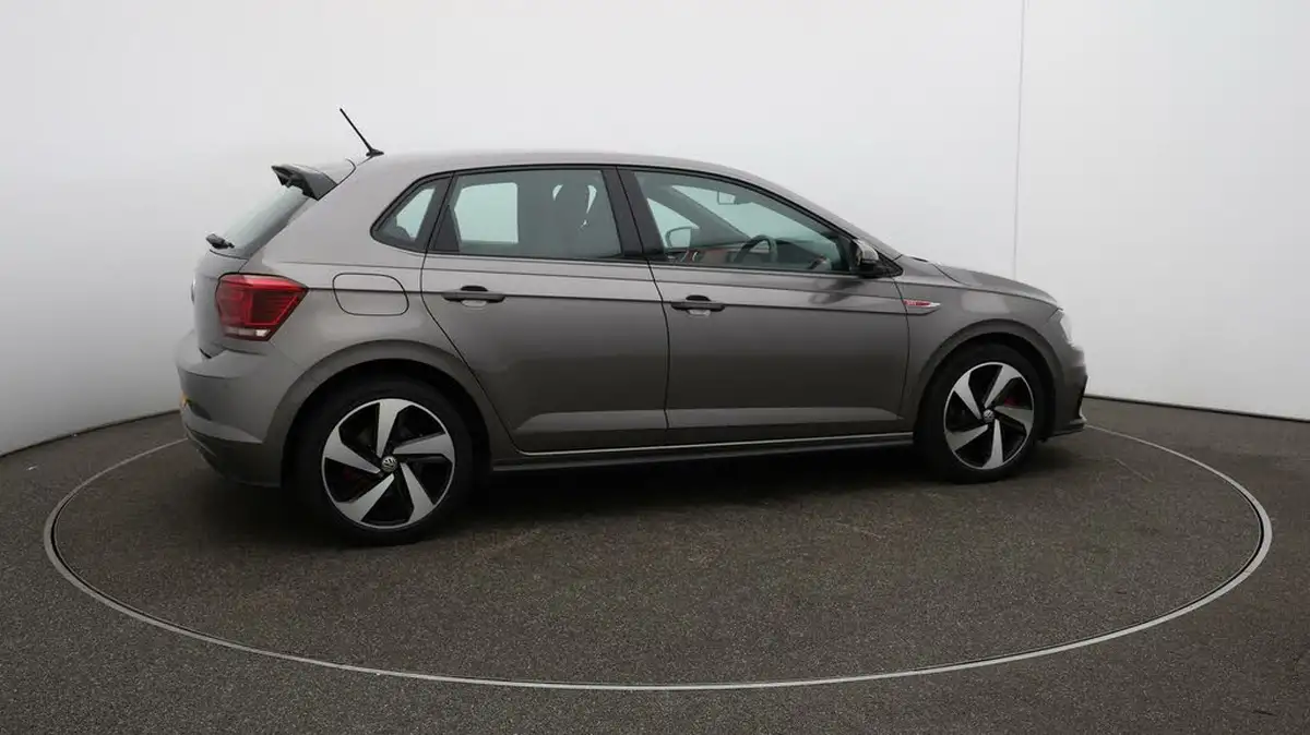 2019-volkswagen-polo-20-tsi-gti-big-50