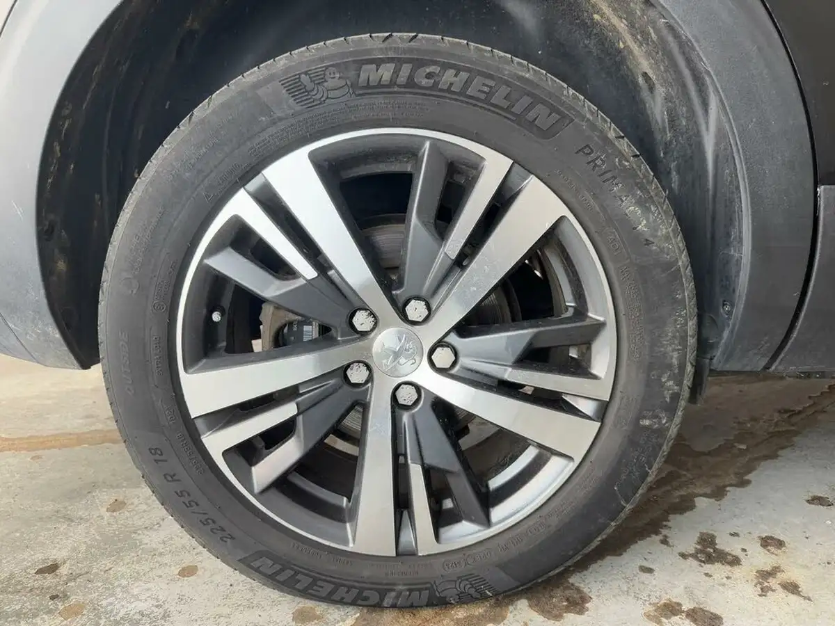 2021-peugeot-5008-suv-12-puretech-allure-big-30