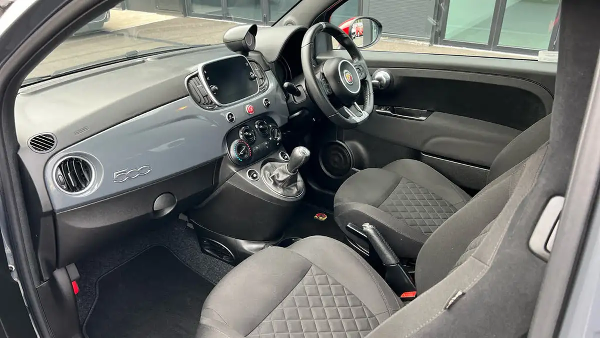 2021-abarth-595-14-tjet-big-11