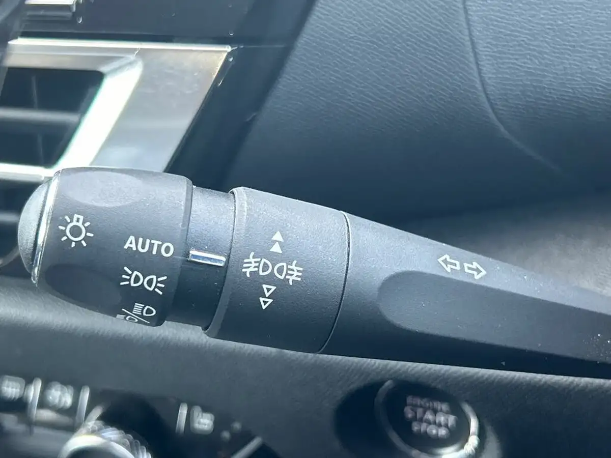 2022-citroen-c4-e-shine-plus-big-23
