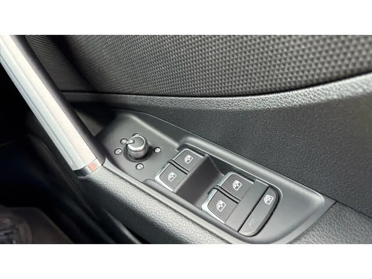 2022-audi-q2-15-35-tfsi-s-line-tronic-big-53