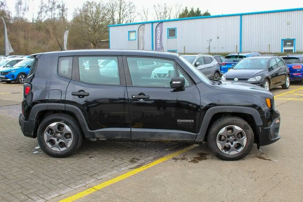 2015-jeep-renegade-16td-sport-big-7