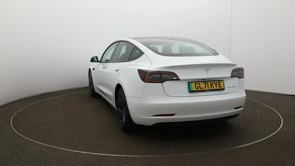 2021-tesla-model-3-e-long-range-awd-big-52