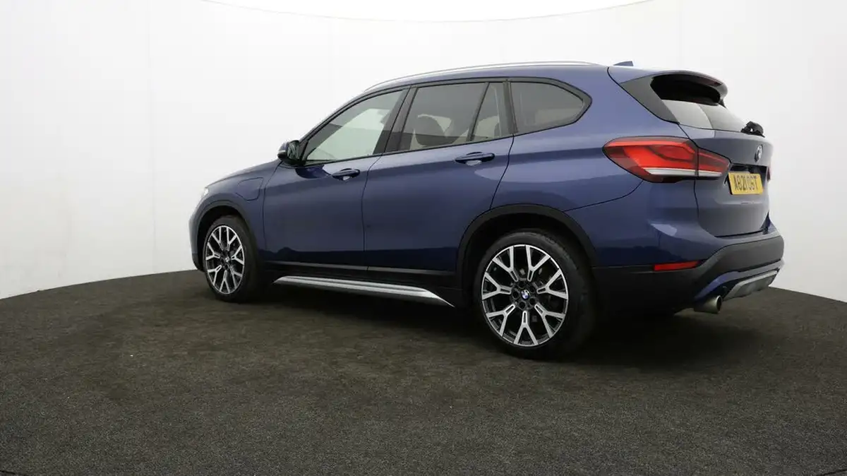 2021-bmw-x1-15-xdrive-25e-phev-xline-big-66