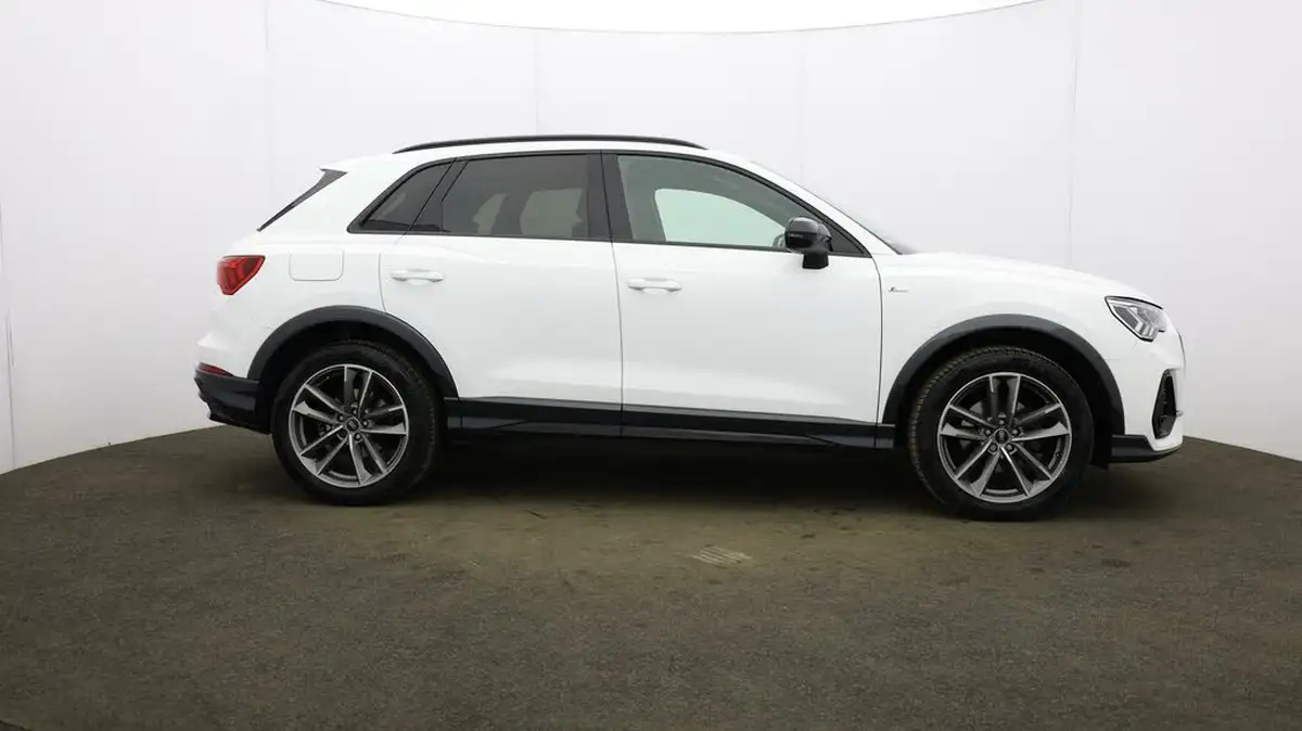 2022-audi-q3-15-35-tfsi-black-edition-codcomfort-sound-pack-station-wagon-big-45