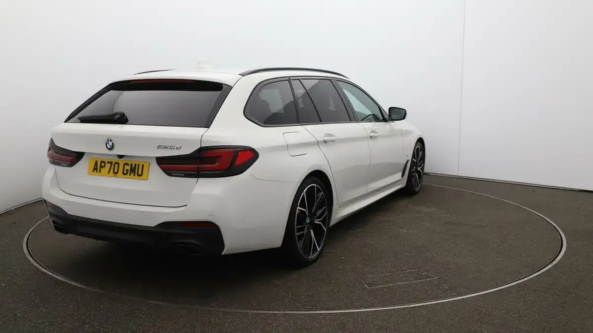 2020-bmw-5-series-big-47