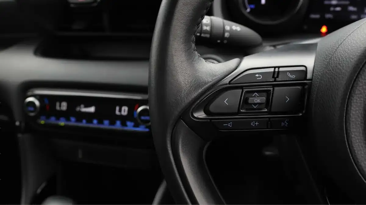 2022-toyota-yaris-15-vvt-i-dynamic-big-20
