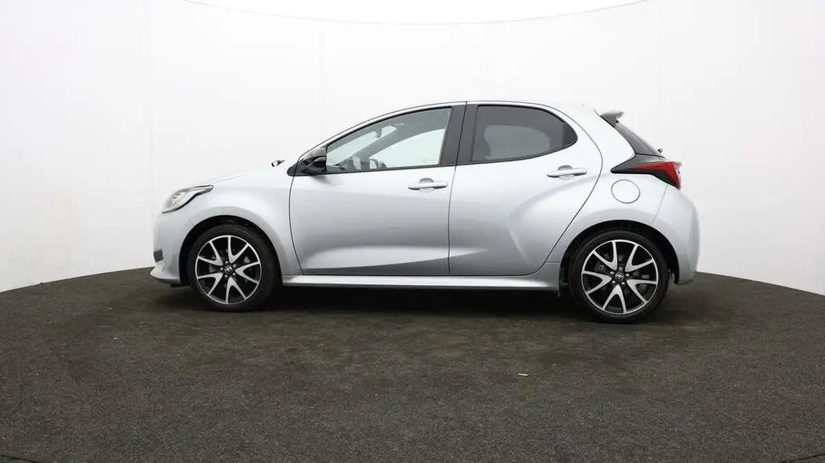 2022-toyota-yaris-15-vvt-i-dynamic-big-61