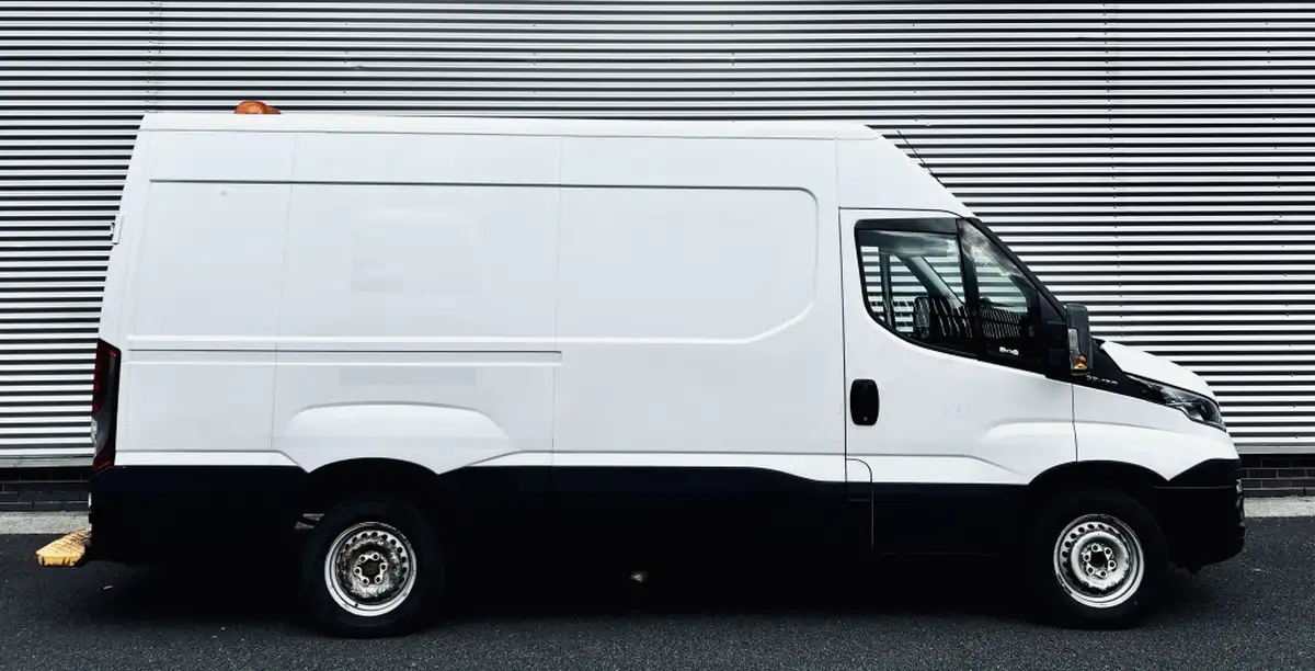 2016-iveco-daily-s-class-23td-35s13v-3000-h1-plus-panel-big-1