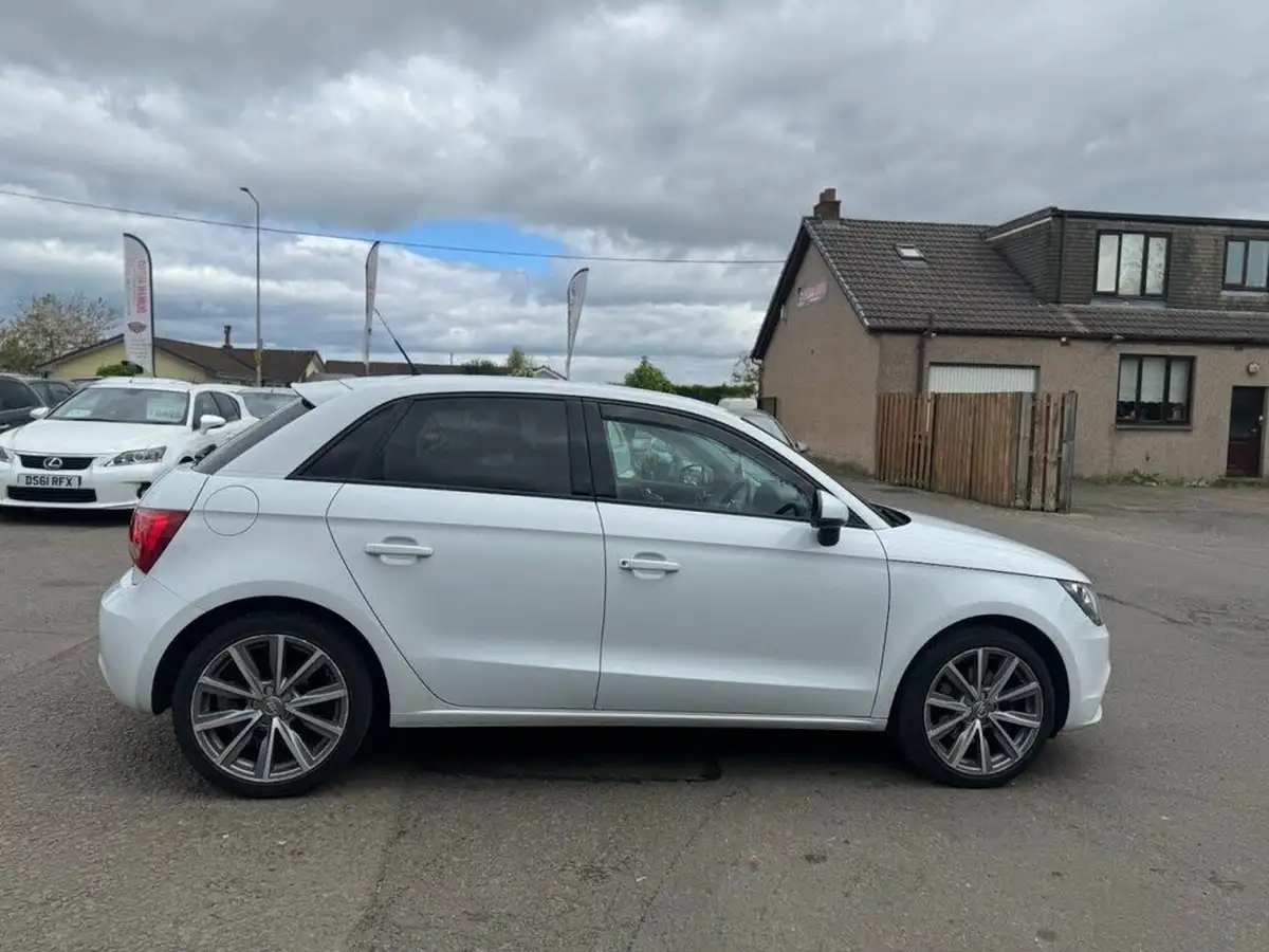 2014-audi-a1-14-140ps-sportback-5d-1395cc-s-tronic-big-7