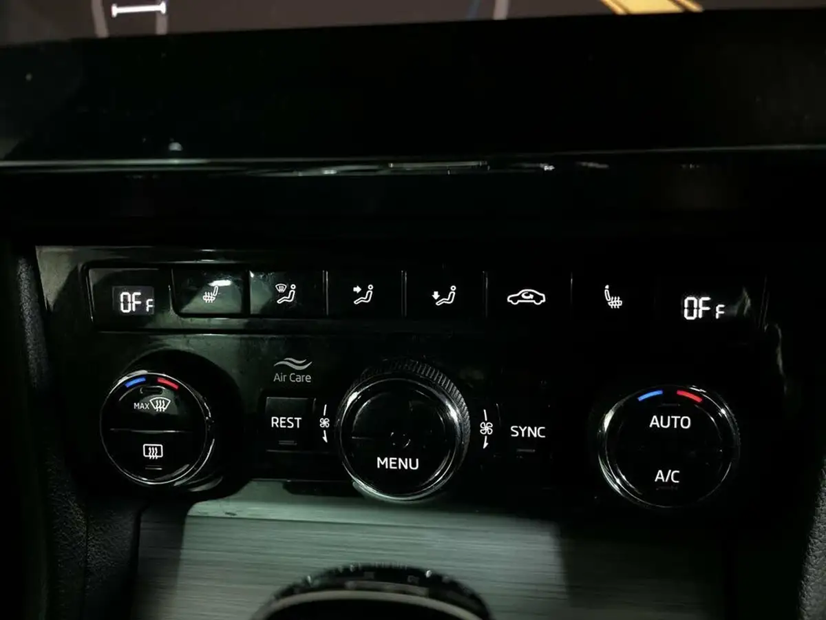 2022-skoda-superb-14-tsi-se-technology-218ps-hatchback-big-24