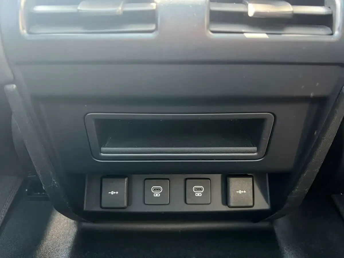 2021-land-rover-90-defender-30-d250-xs-edition-big-69