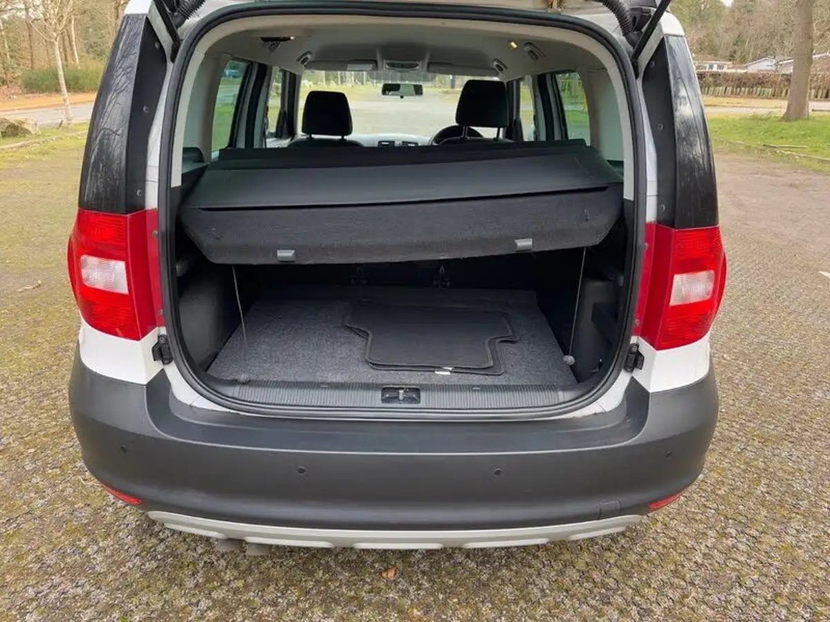 2013-skoda-yeti-20td-se-plus-140bhp-4x4-big-47