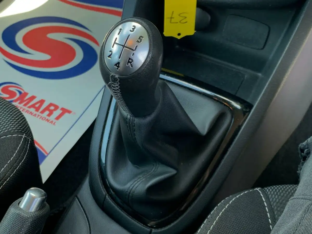 2015-renault-clio-09-tce-dynamique-nav-big-24