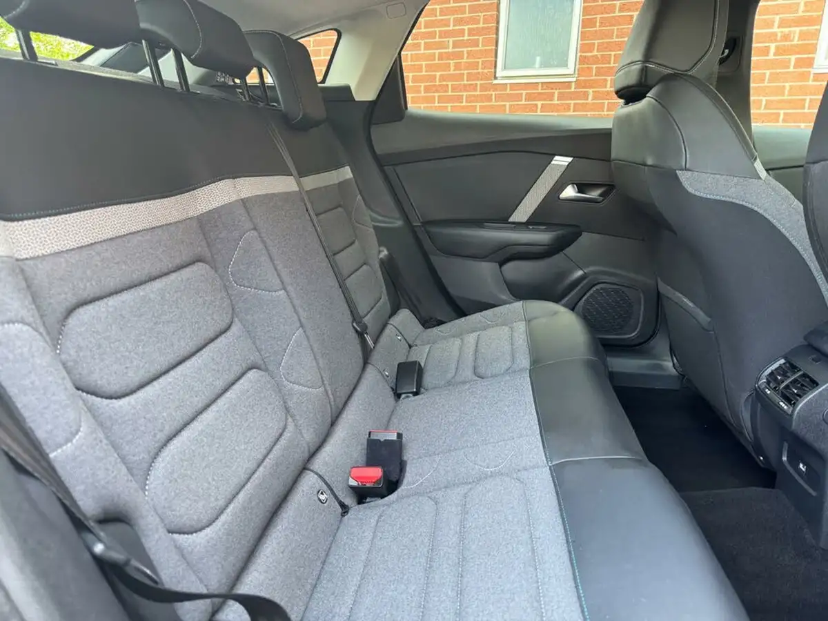 2022-citroen-c4-12-puretech-c-series-edition-eat8-big-11