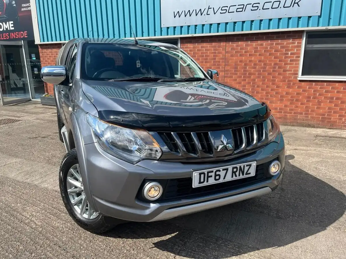 2018-mitsubishi-l200-24di-d-titan-eu6-big-2
