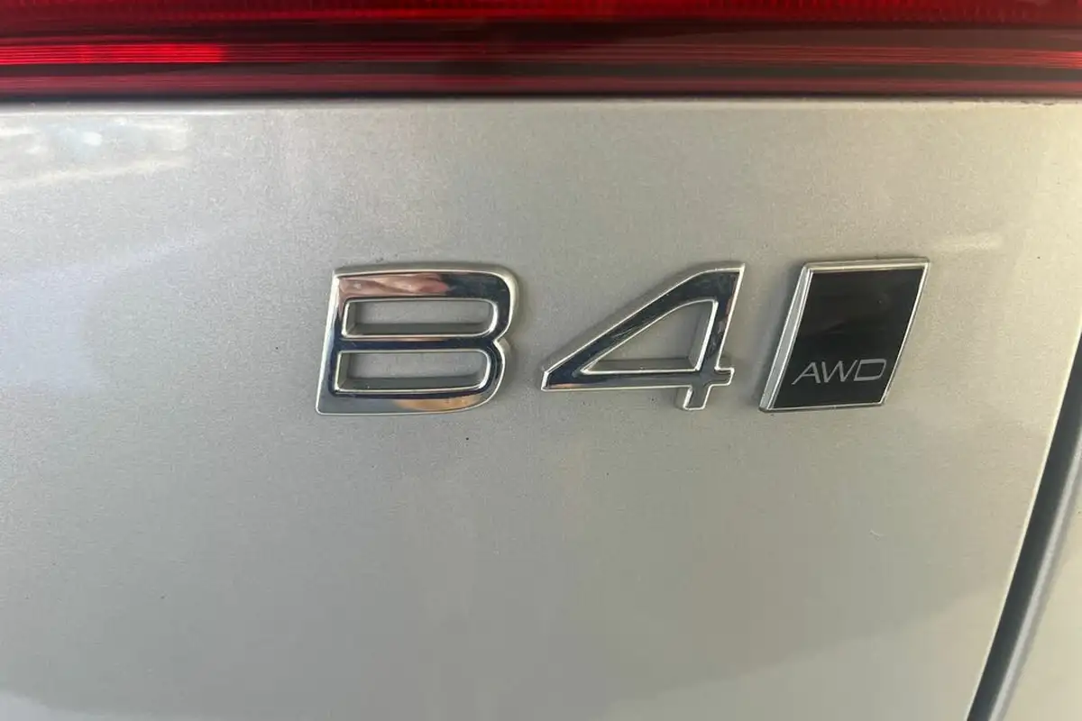 2021-volvo-xc60-20td-b4-momentum-awd-big-37