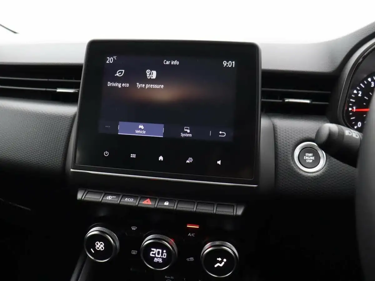 2022-renault-clio-10-tce-iconic-edition-big-25