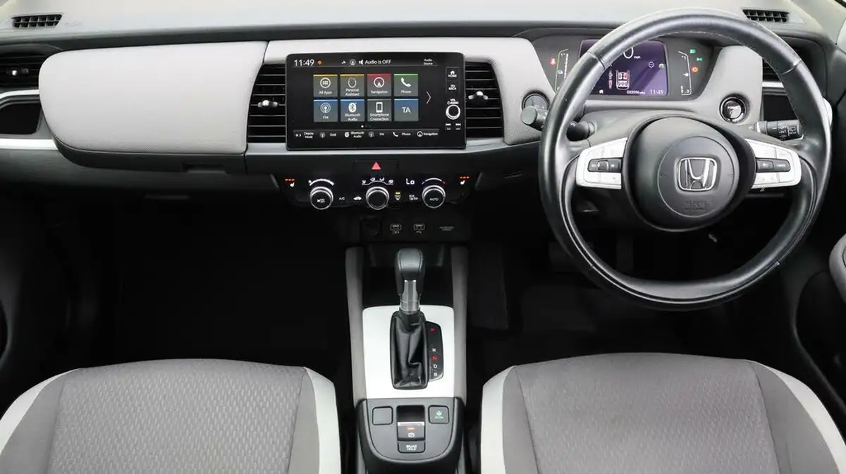 2021-honda-jazz-15-i-mmd-crosstar-ex-109ps-two-tone-big-13