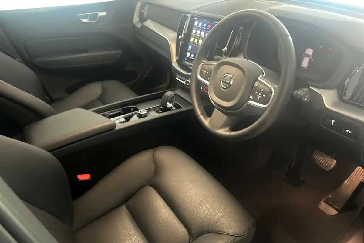 2021-volvo-xc60-20td-b4-momentum-awd-big-9