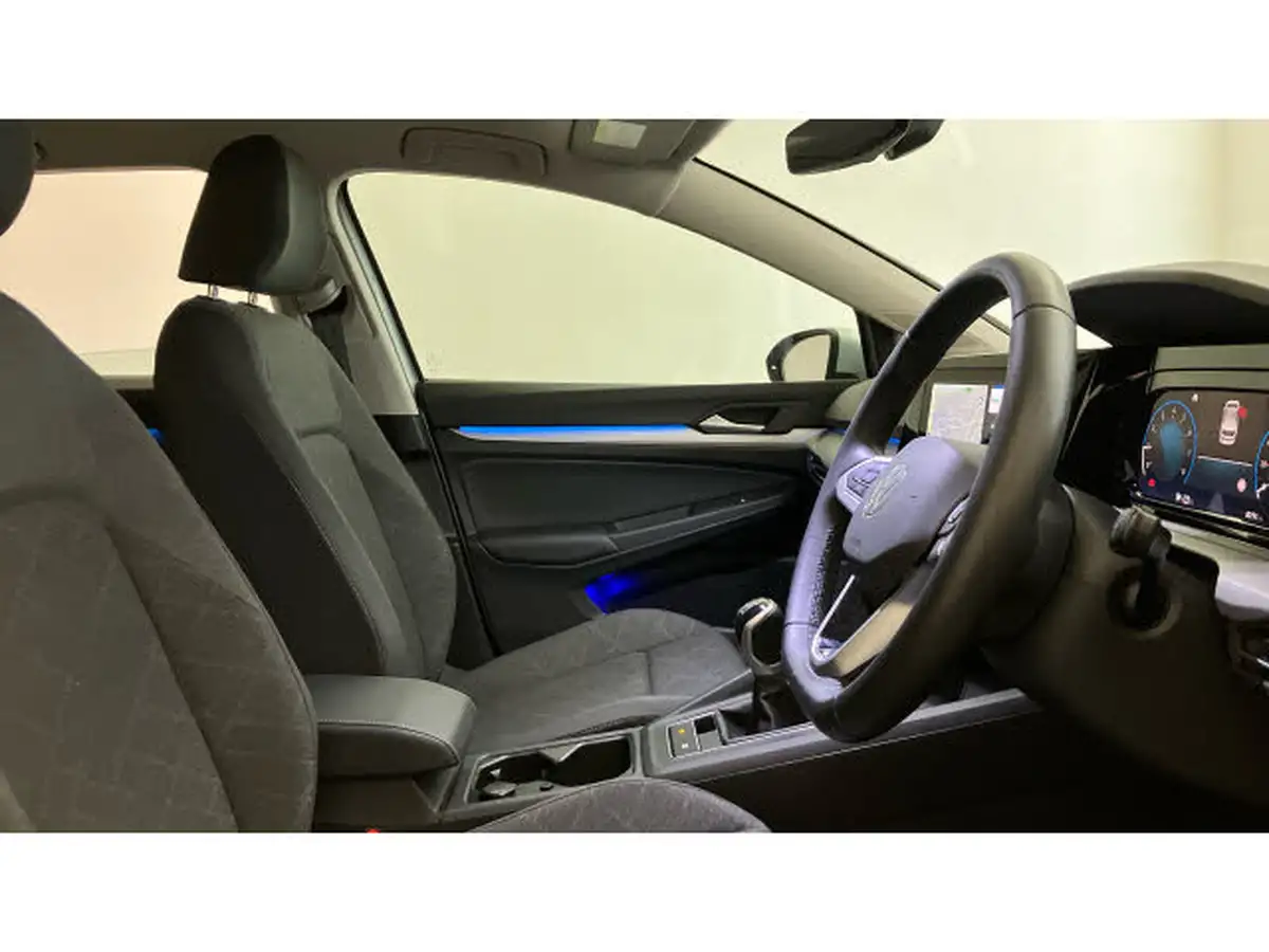 2023-volkswagen-golf-15-tsi-life-130ps-hatchback-big-14