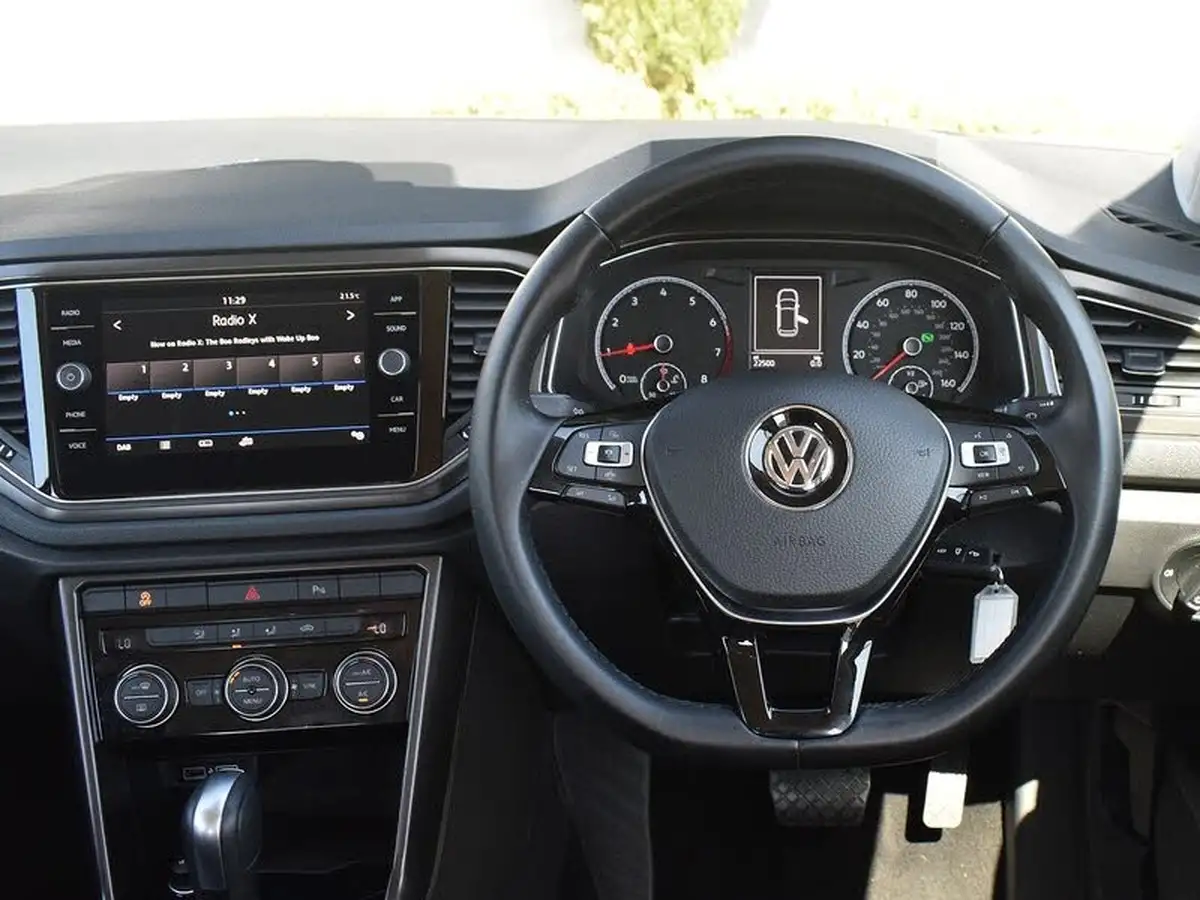 2020-volkswagen-t-roc-15-tsi-se-dsg-big-11