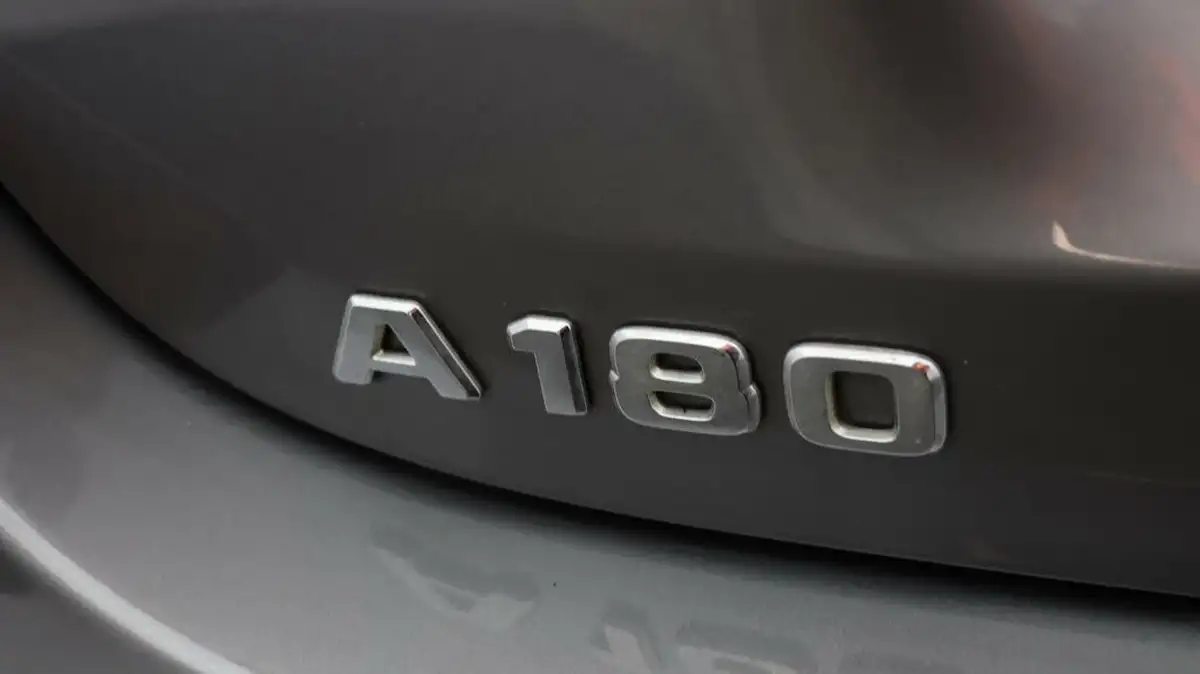 2019-mercedes-benz-a-class-13-a180-sport-hatchback-5d-1332cc-big-20